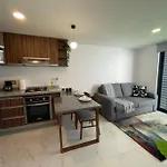 Excelente Departamento C/Jardin.