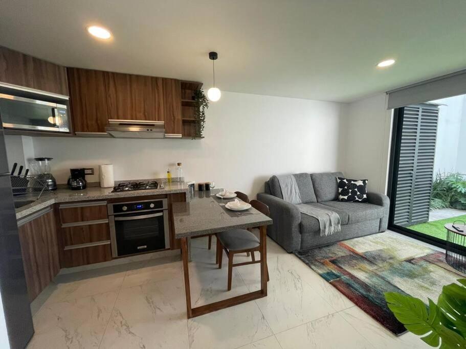 Excelente Departamento C/jardin. *
