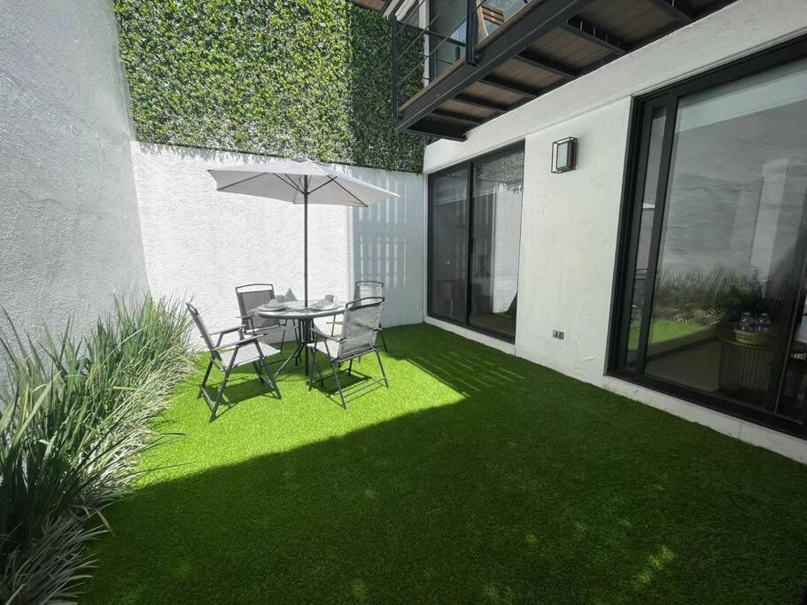 Excelente Departamento C/jardin. Apartment